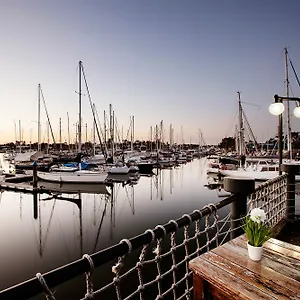 Nightcap At *** Kawana Waters