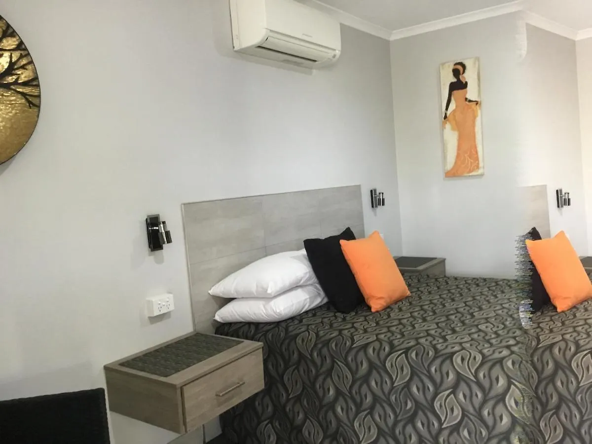 Golden Palms Motor Inn Bundaberg 4*,  Australia