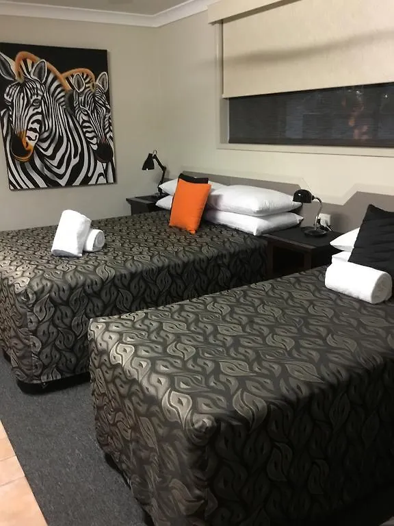 Golden Palms Motor Inn Bundaberg Motel