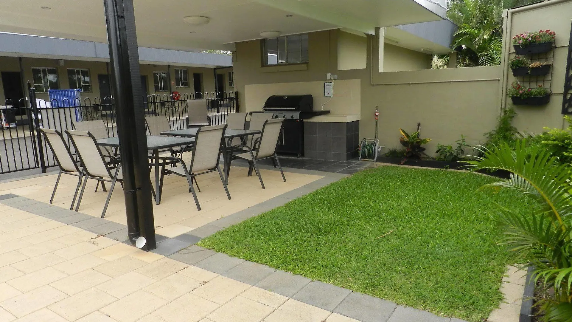 Golden Palms Motor Inn Bundaberg